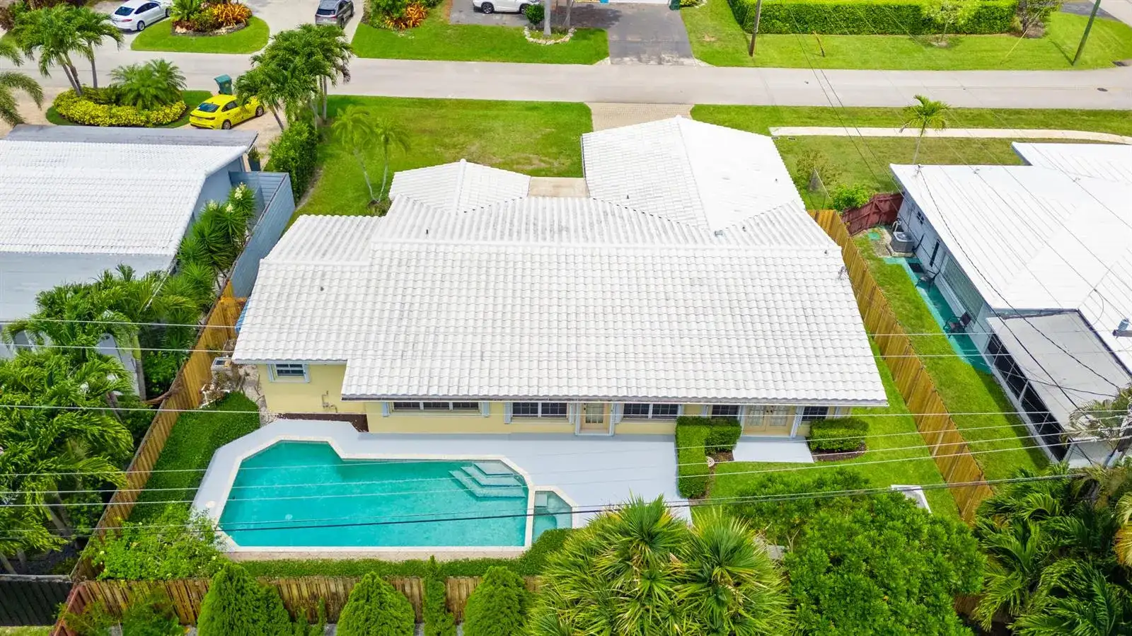 4240 NE 19th Avenue, Oakland Park FL 33308 photo 2