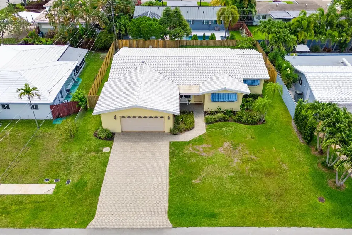4240 NE 19th Avenue, Oakland Park FL 33308