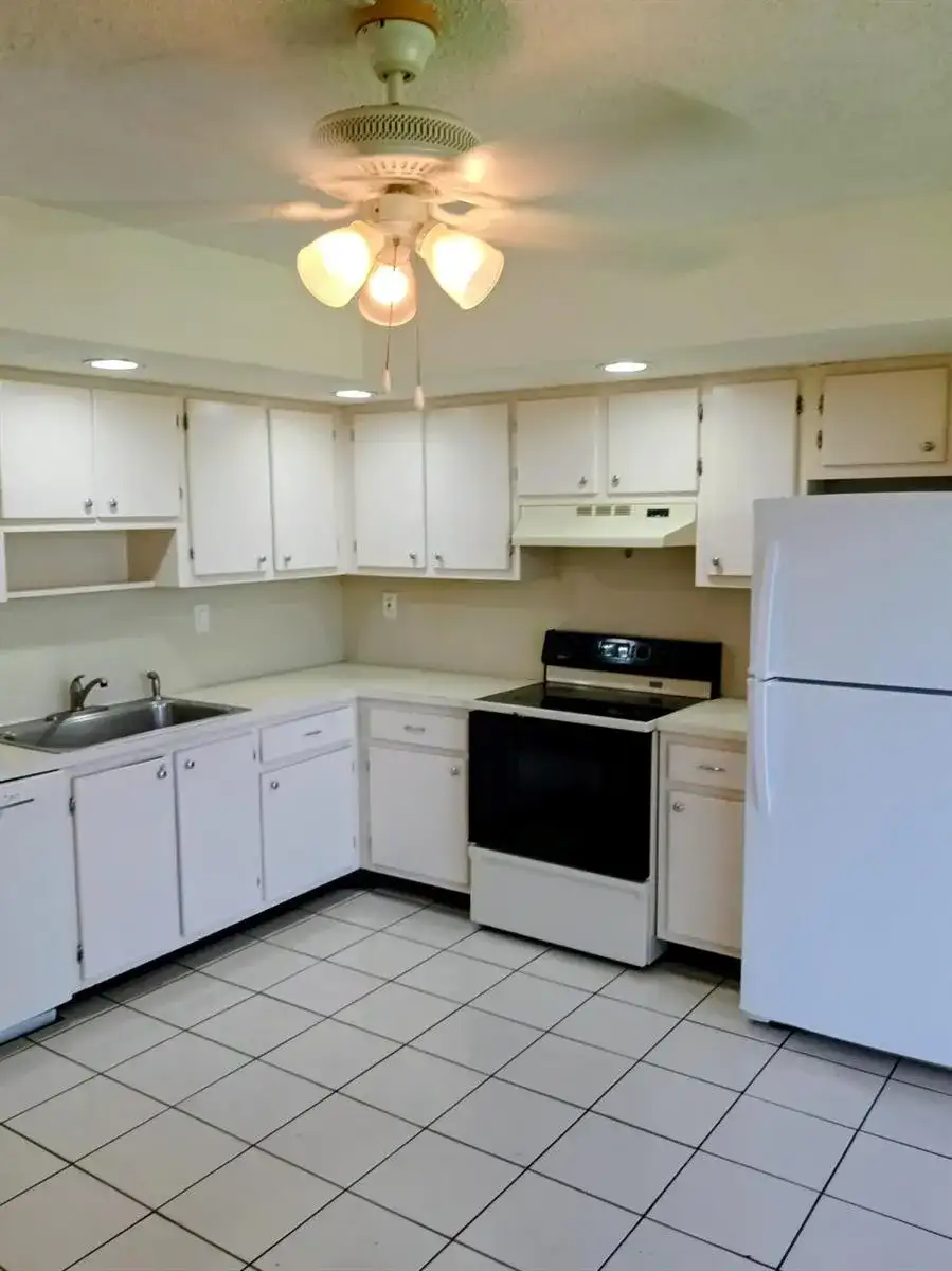 8015 SW 107th Avenue SW # 218, Miami FL 33173 photo 2