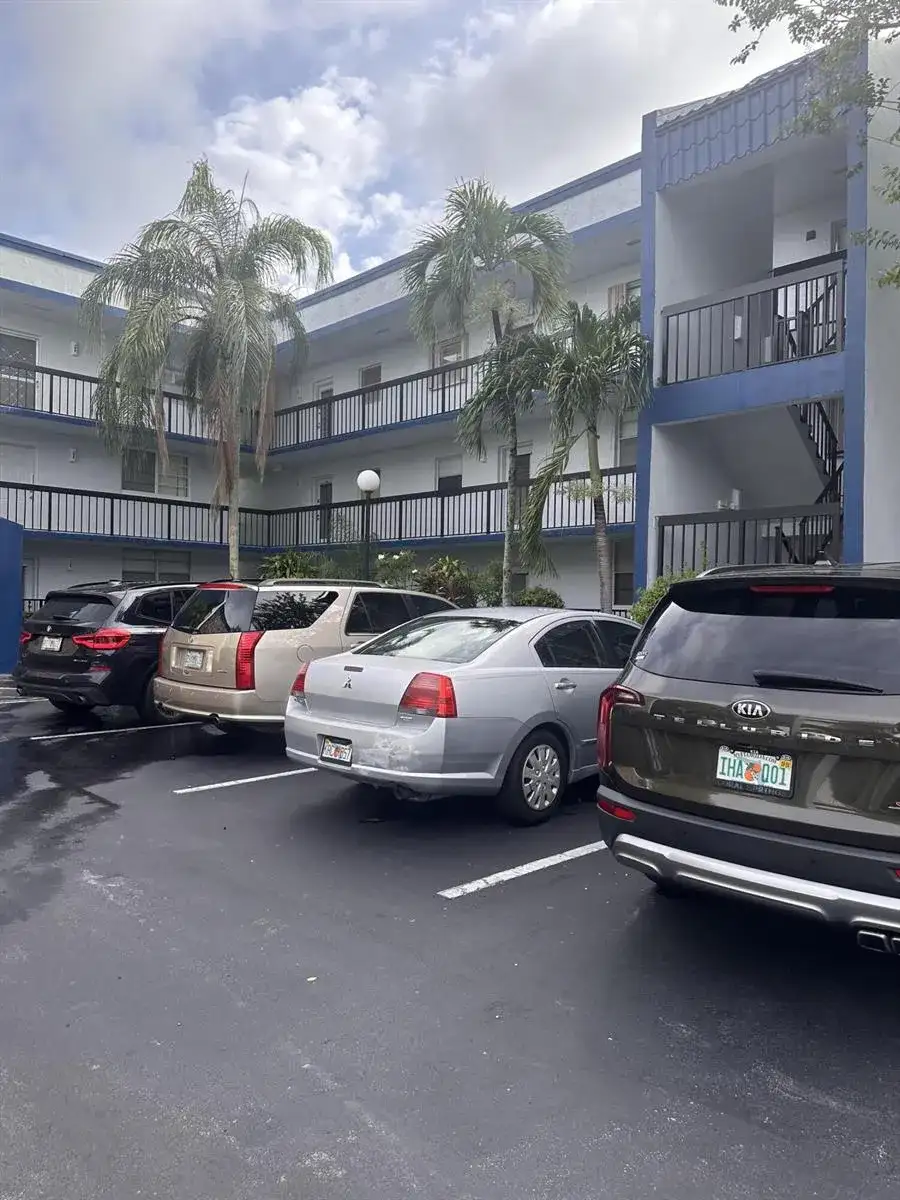 3090 Holiday Springs Boulevard # 310, Margate FL 33063 photo 2