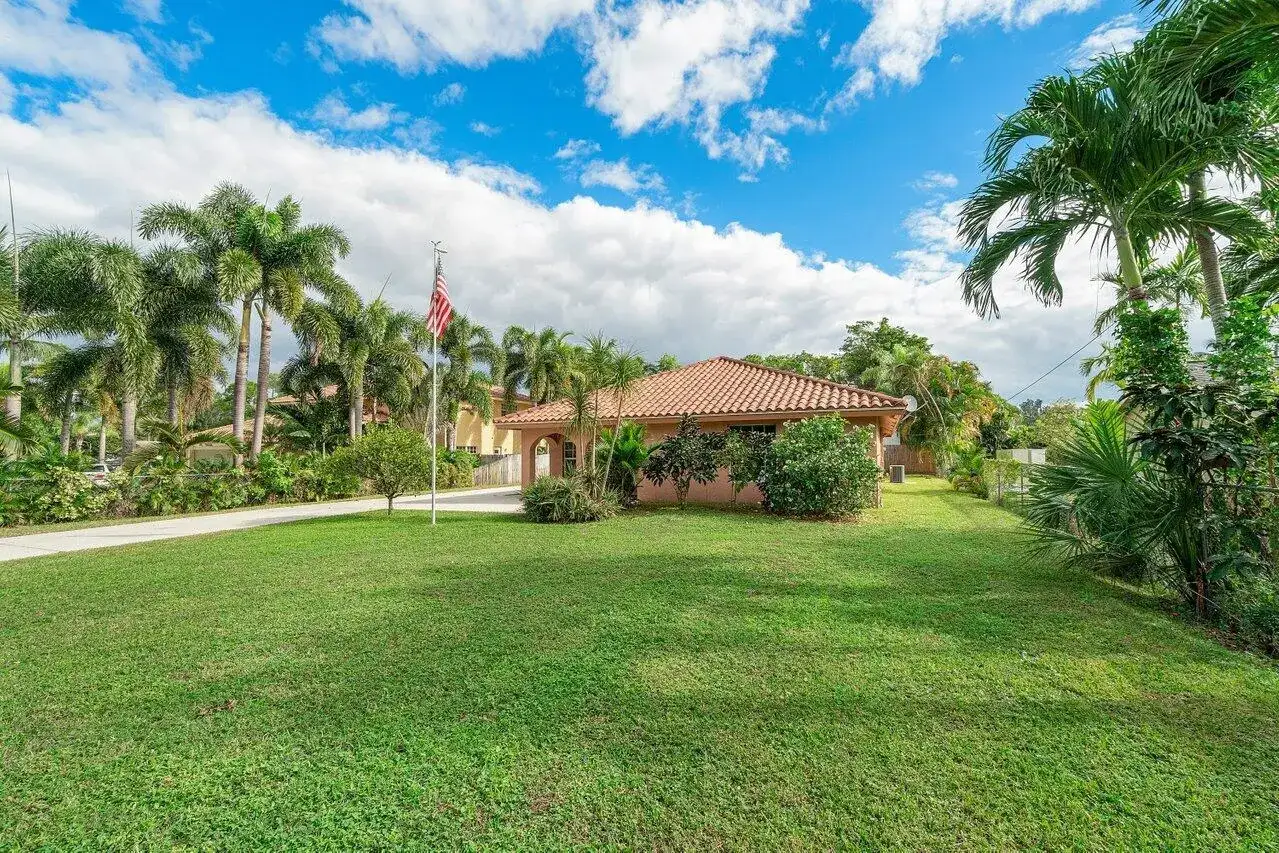 5592 1st Road, Lake Worth FL 33467 photo 3