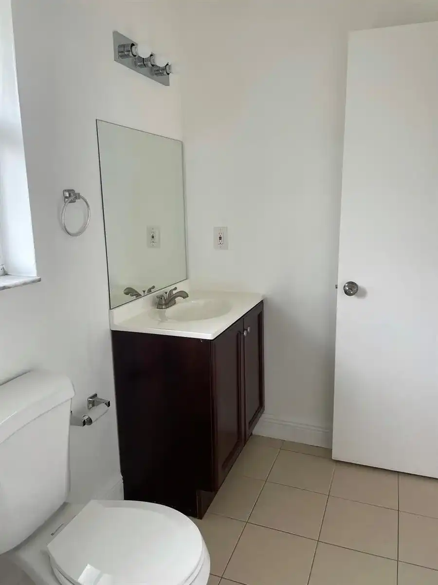 1990 SW 9th Street # 2, Fort Lauderdale FL 33312