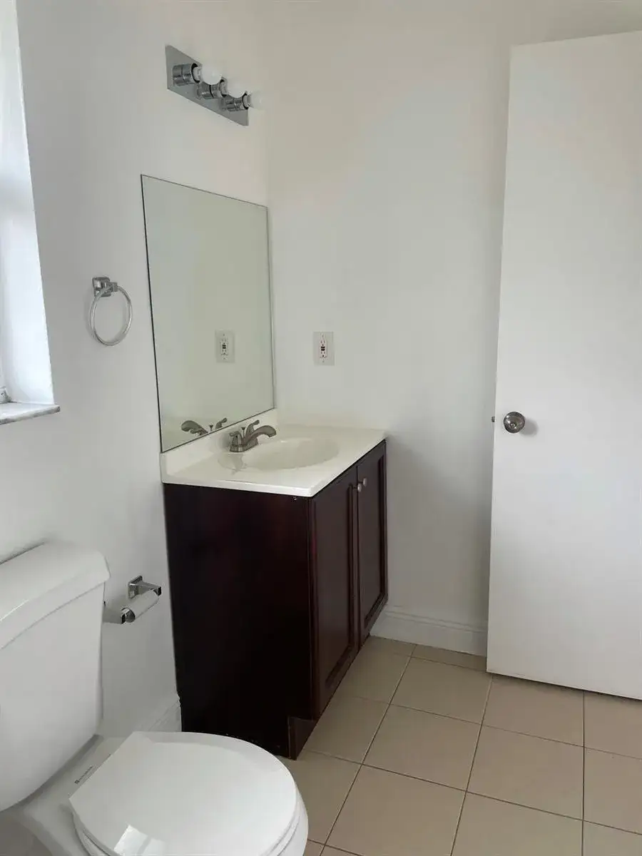 1990 SW 9th Street # 2, Fort Lauderdale FL 33312