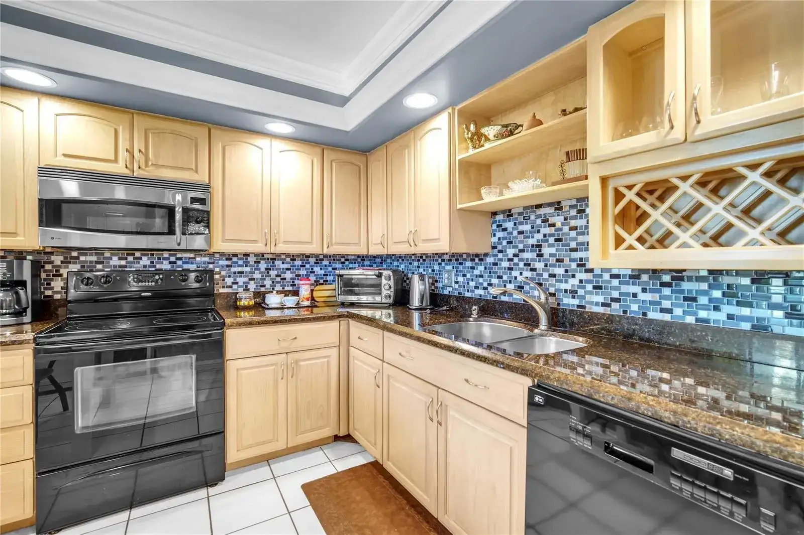 400 Oaks Lane # 115, Pompano Beach FL 33069 photo 2