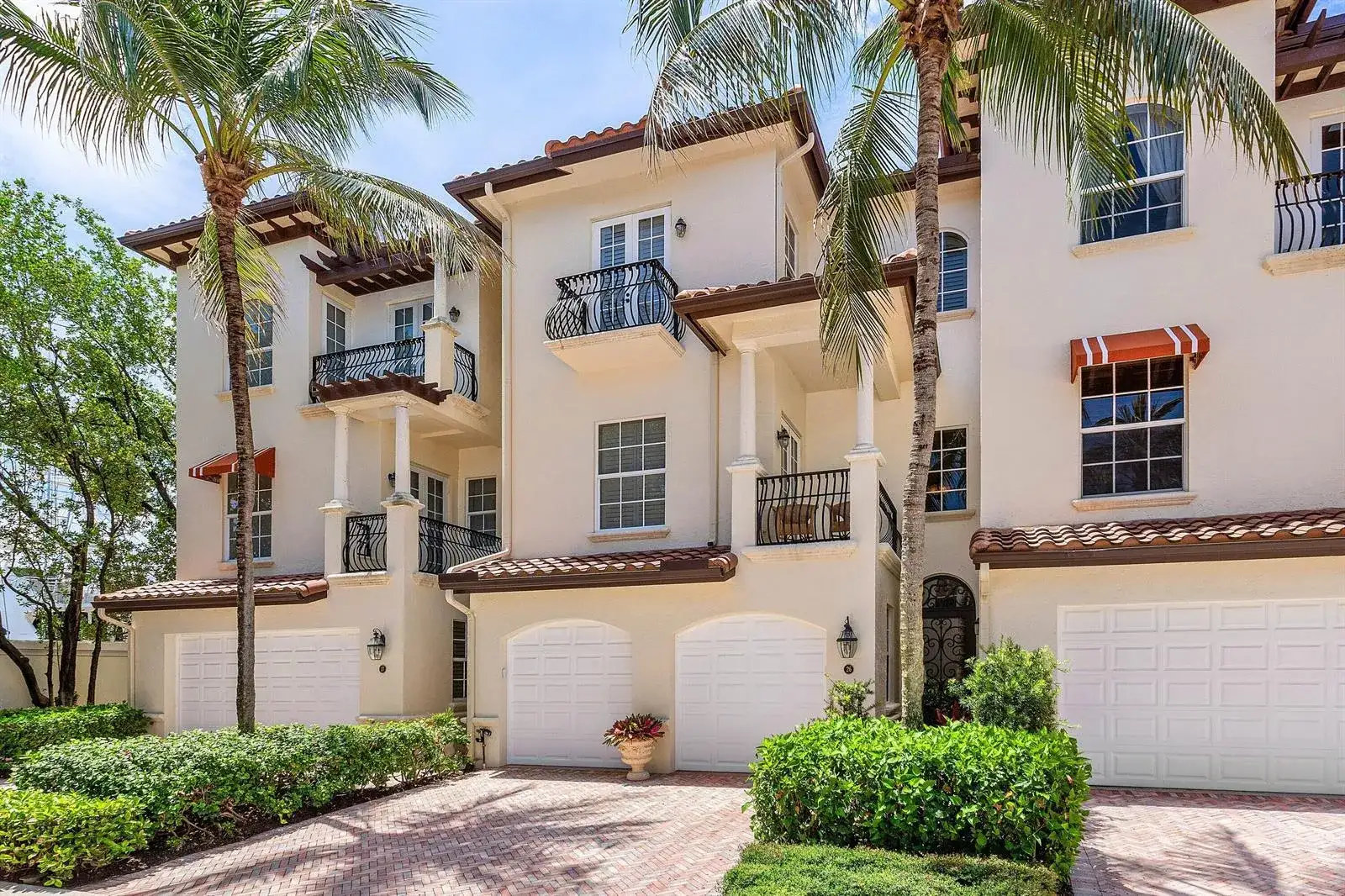 26 Marina Gardens Drive, Palm Beach Gardens FL 33410 photo 2