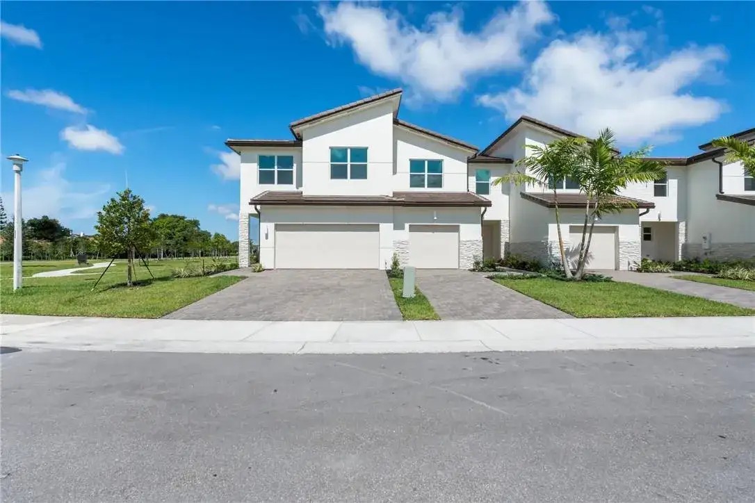 5653 Stradella Drive, Boca Raton FL 33433 photo 3