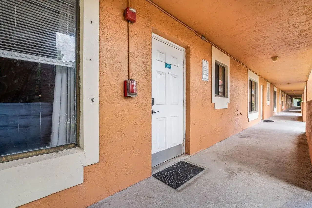 6900 SW 39th Street # 101j, Davie FL 33314 photo 2