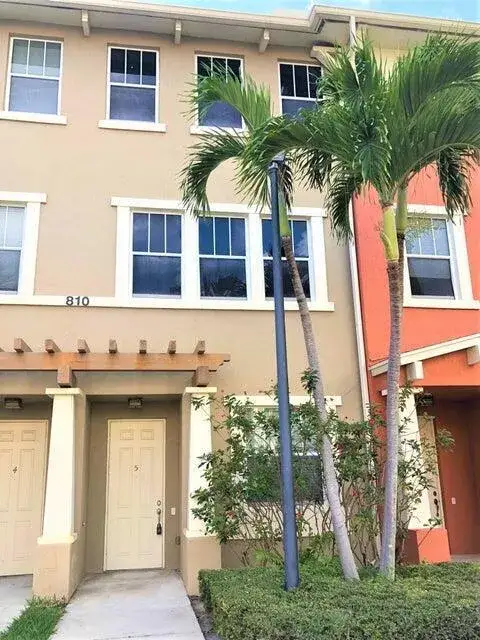 810 Marina Del Ray Lane # 5, West Palm Beach FL 33401