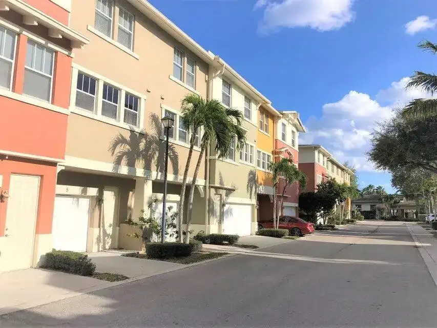 810 Marina Del Ray Lane # 5, West Palm Beach FL 33401 photo 4