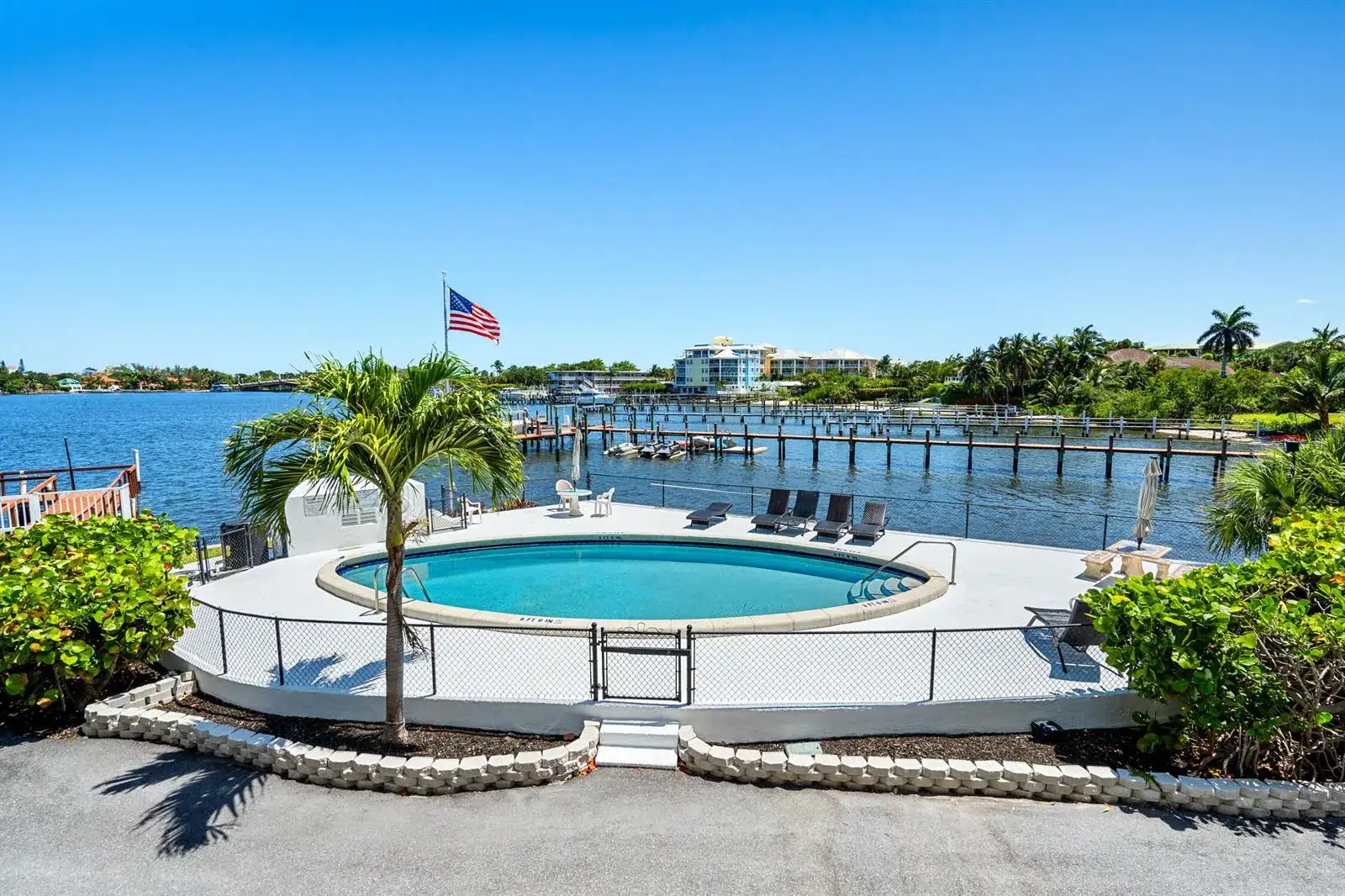 231 E Lantana Road # 203, Lantana FL 33462 photo 2