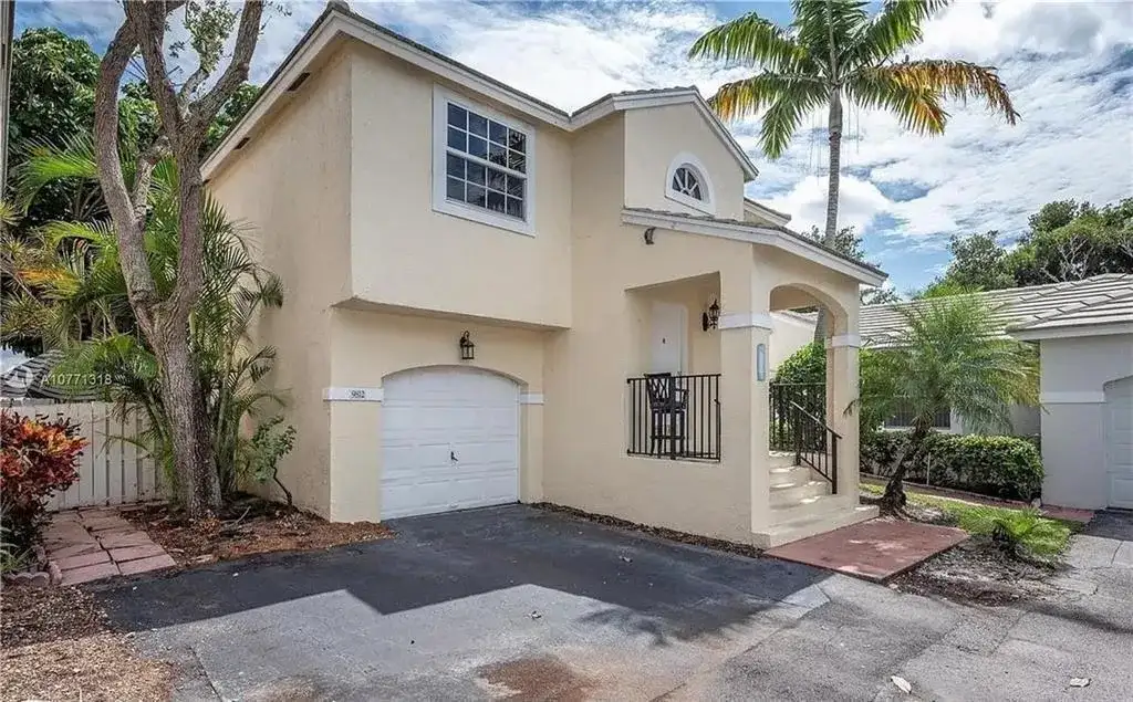 9812 NW 9th Court, Plantation FL 33324 photo 2