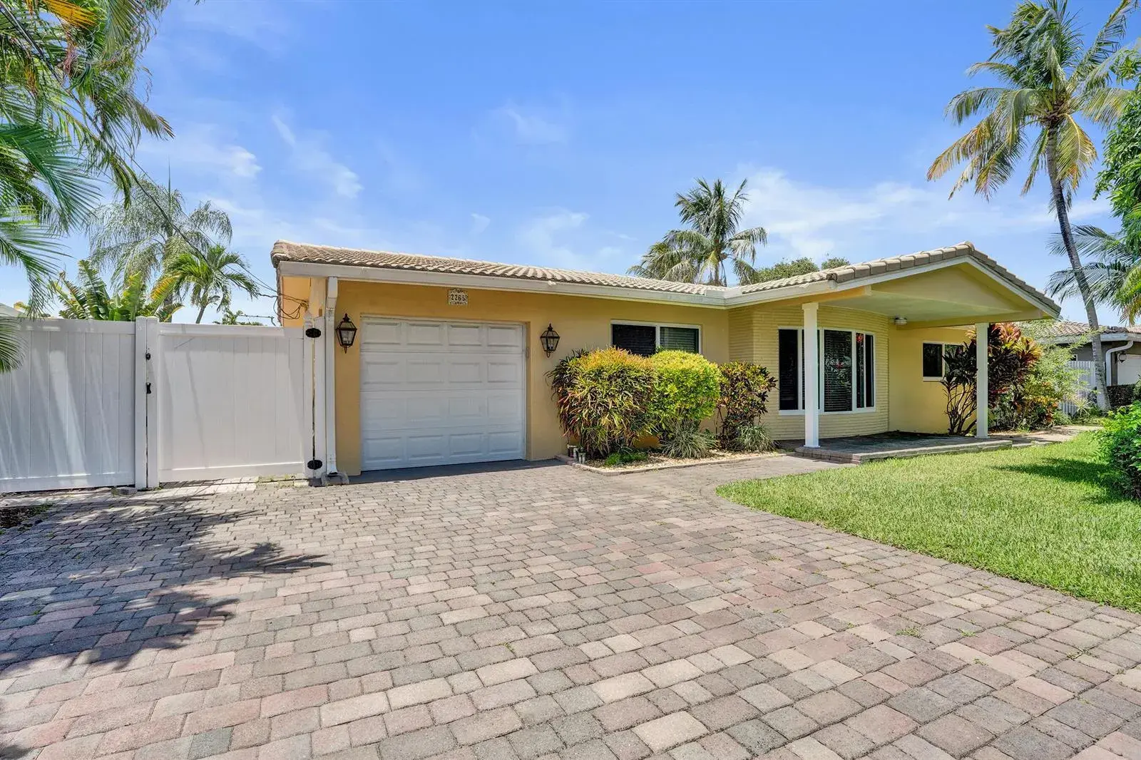 2265 SE 12th Street, Pompano Beach FL 33062