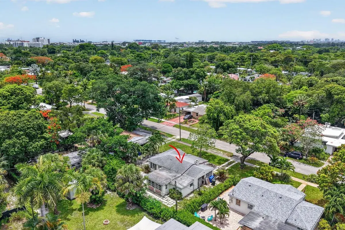 841 SW 18th Court, Fort Lauderdale FL 33315