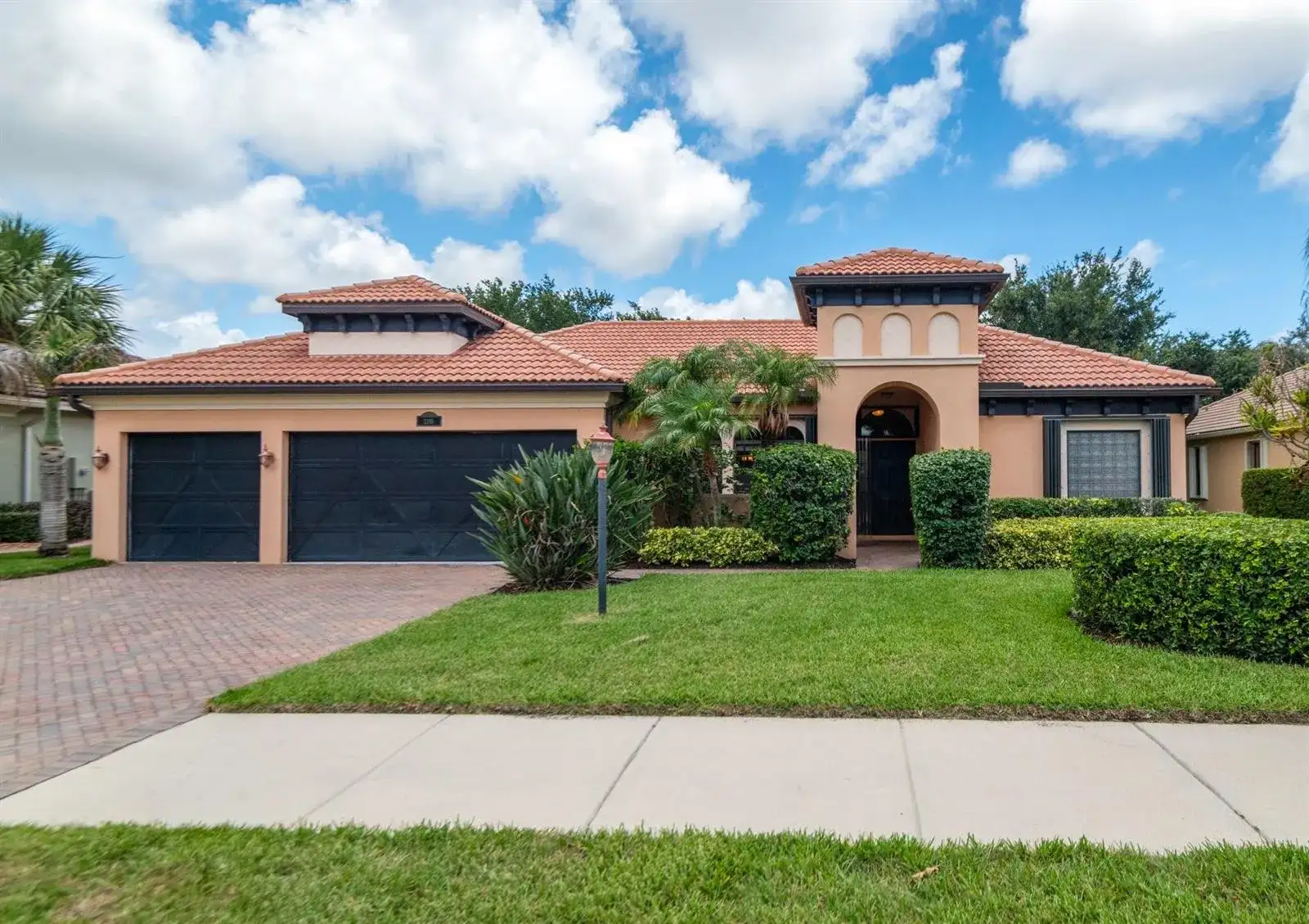 2295 NW Diamond Creek Way, Jensen Beach FL 34957 photo 2