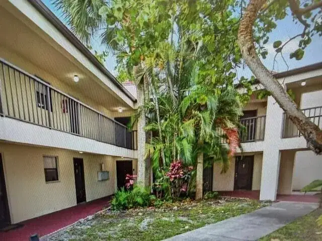 2308 S Cypress Bend Drive # 123, Pompano Beach FL 33069 photo 4