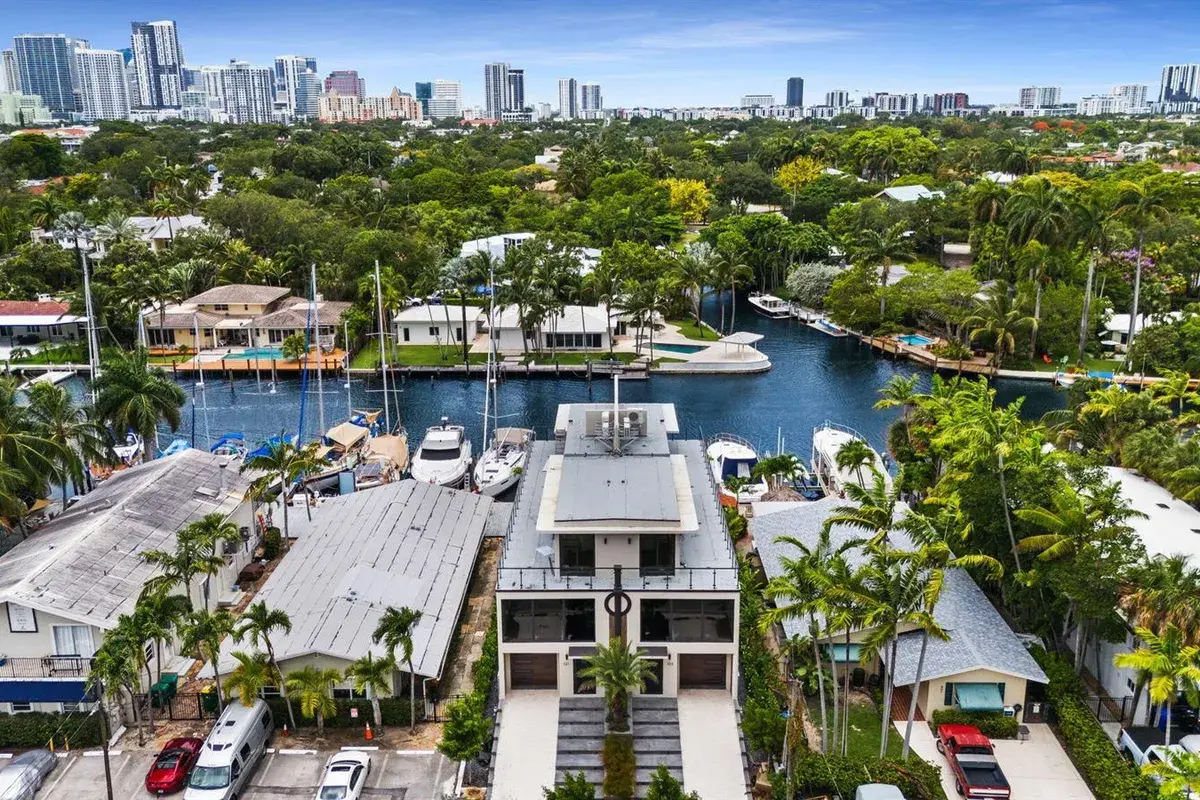 323 Hendricks Isle, Fort Lauderdale FL 33301