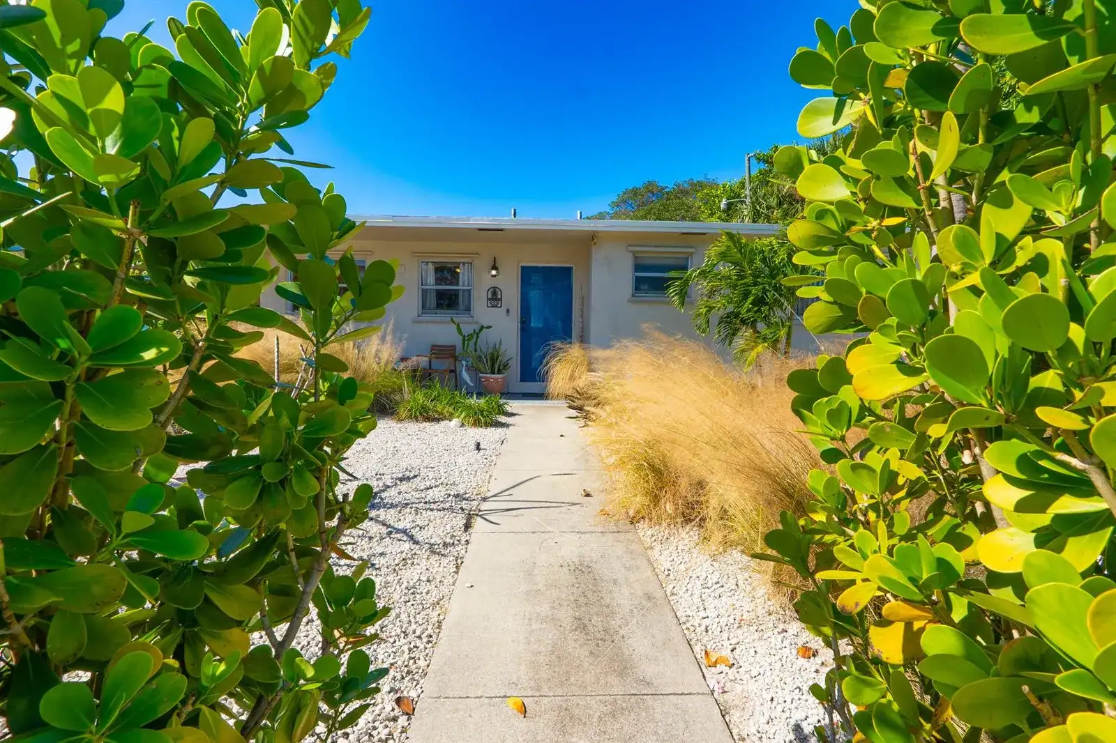 2401 Avenue Q, West Palm Beach FL 33404 photo 2
