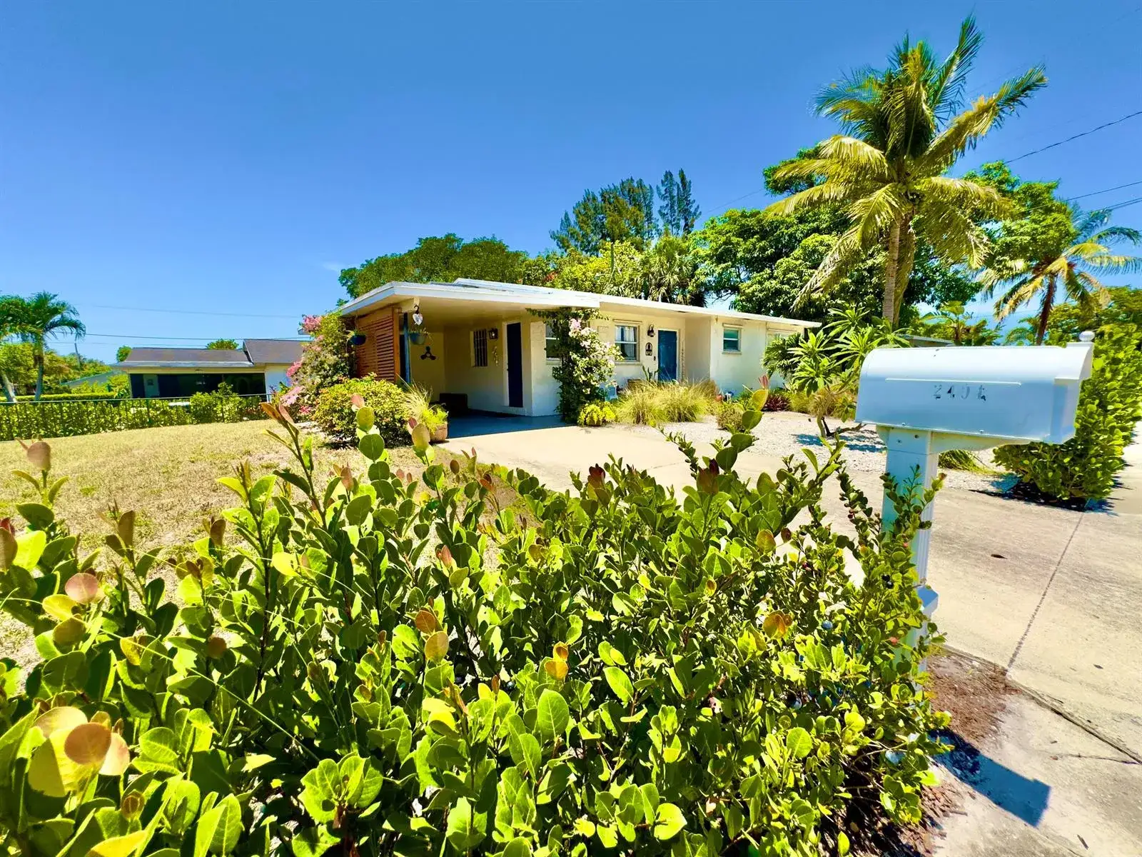2401 Avenue Q, West Palm Beach FL 33404 photo 4