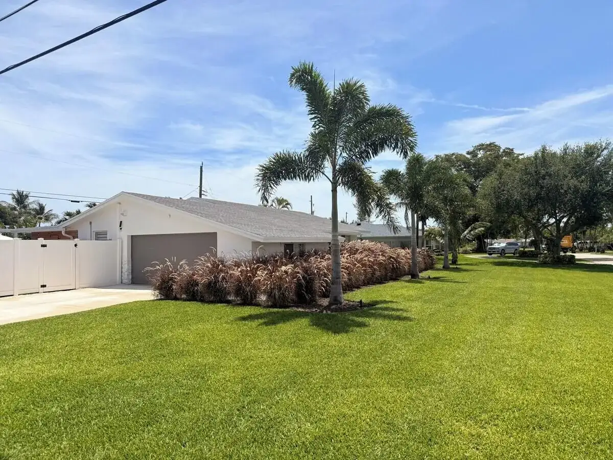 541 Ibis Drive, Delray Beach FL 33444 photo 2
