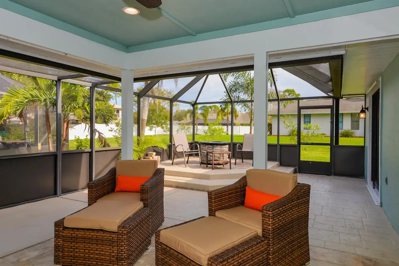 2411 NE Pinecrest Lakes Boulevard, Jensen Beach FL 34957 photo 3