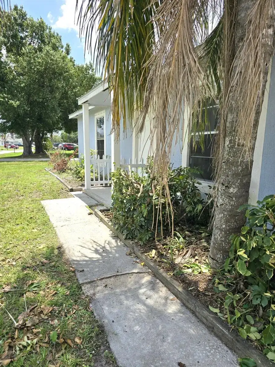 582 NW Sherbrooke Avenue, Port St. Lucie FL 34983 photo 2