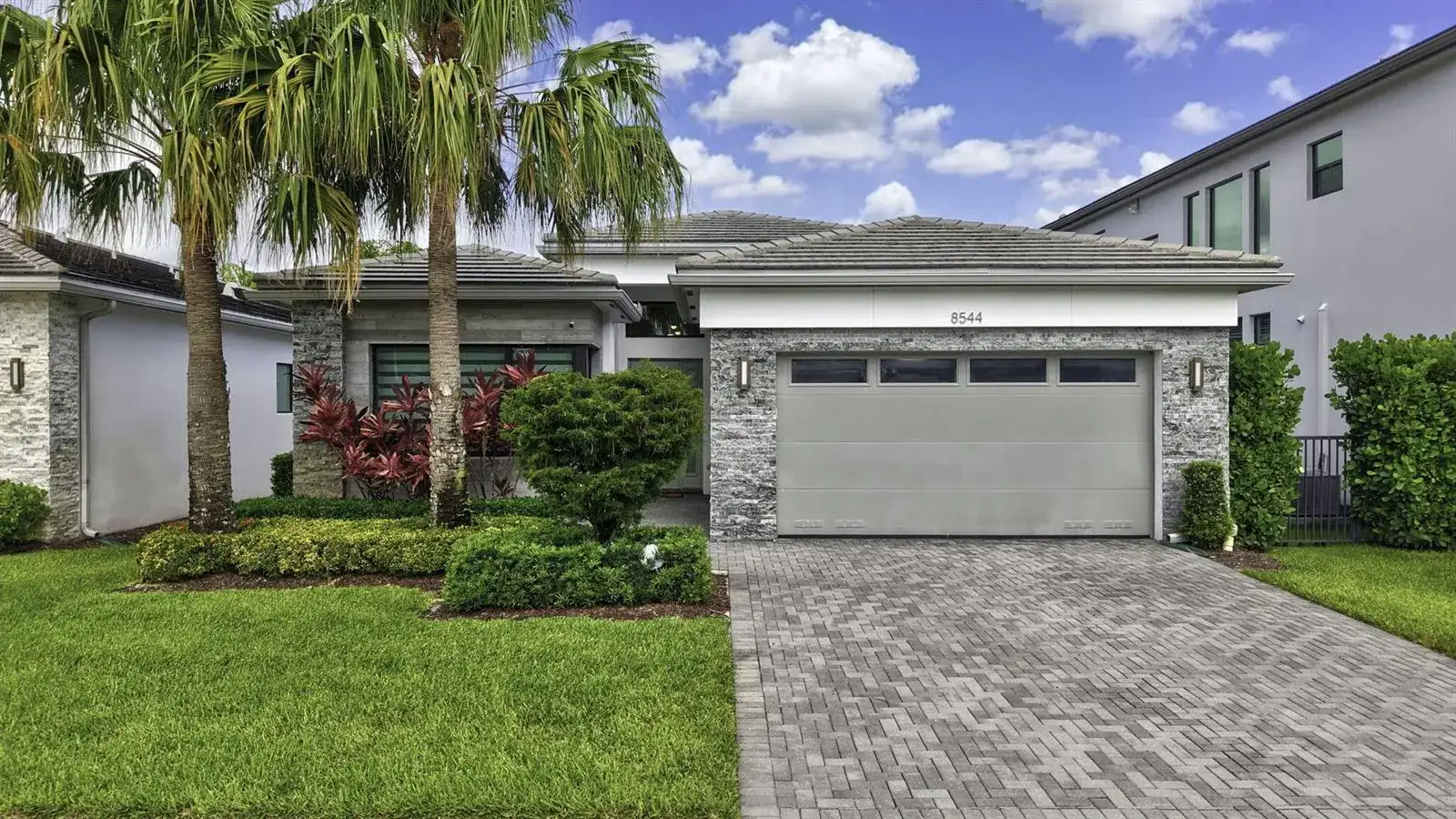 8544 Apple Falls Lane, Boca Raton FL 33496 photo 5