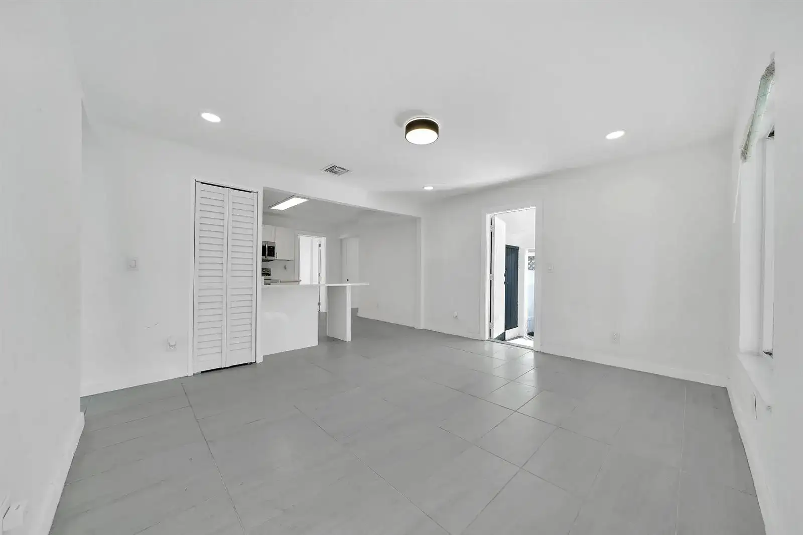 1108 NE 16th Street, Fort Lauderdale FL 33304 photo 4