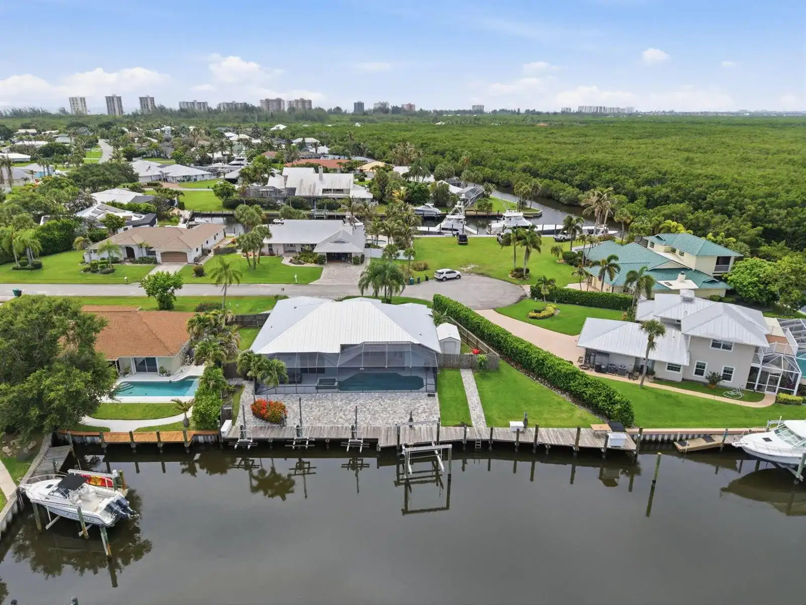 117 Queen Elizabeth Court, Hutchinson Island FL 34949