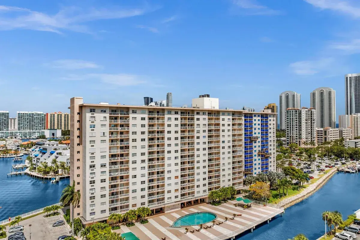 400 Kings Point Drive # 1628, Sunny Isles Beach FL 33160