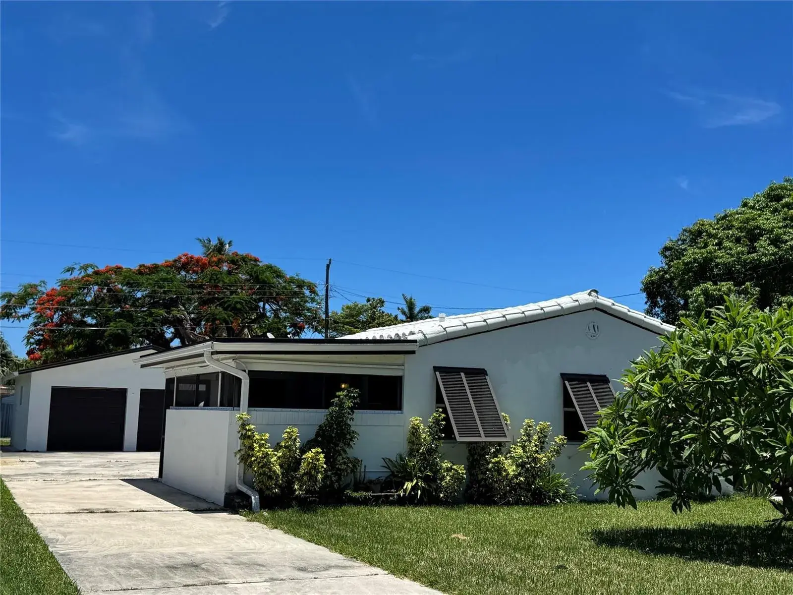 2 bedroom 1 bath Residential for sale at 925 N 32nd Avenue, Hollywood FL 33021