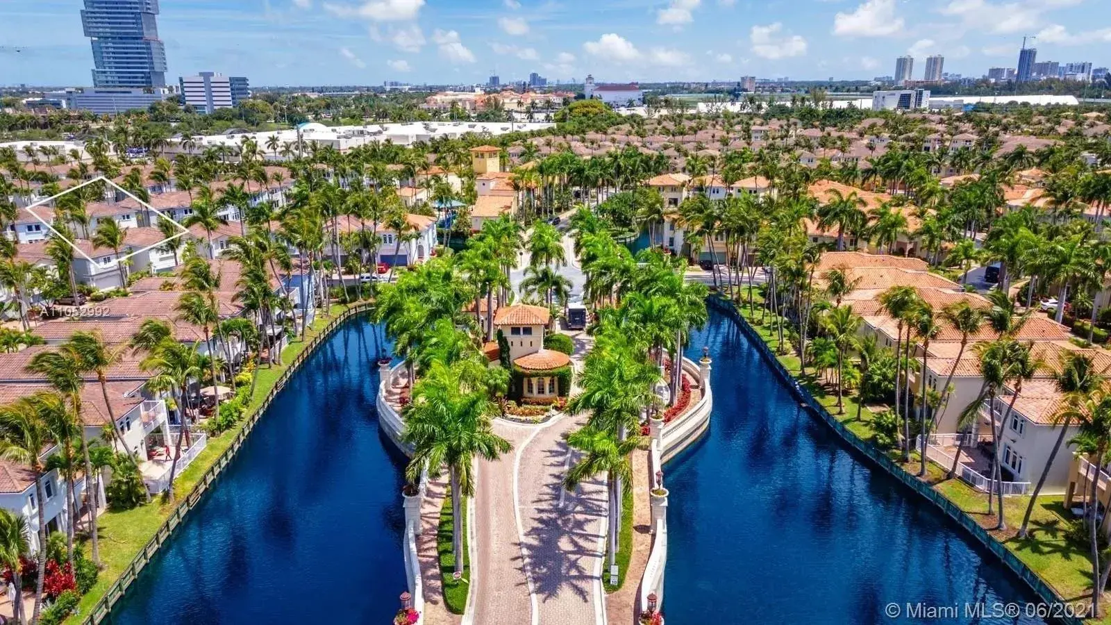 20824 NE 30th Place, Aventura FL 33180