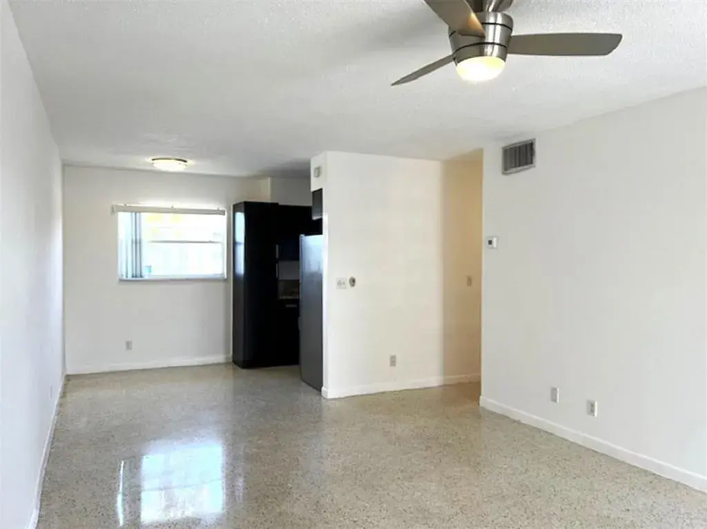 270 NE 40th Street NE # 26, Oakland Park FL 33334