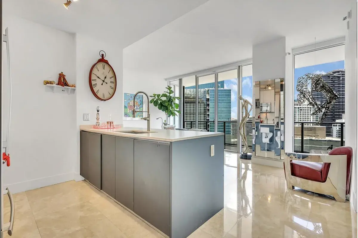1300 Brickell Bay Drive # 3900, Miami FL 33131