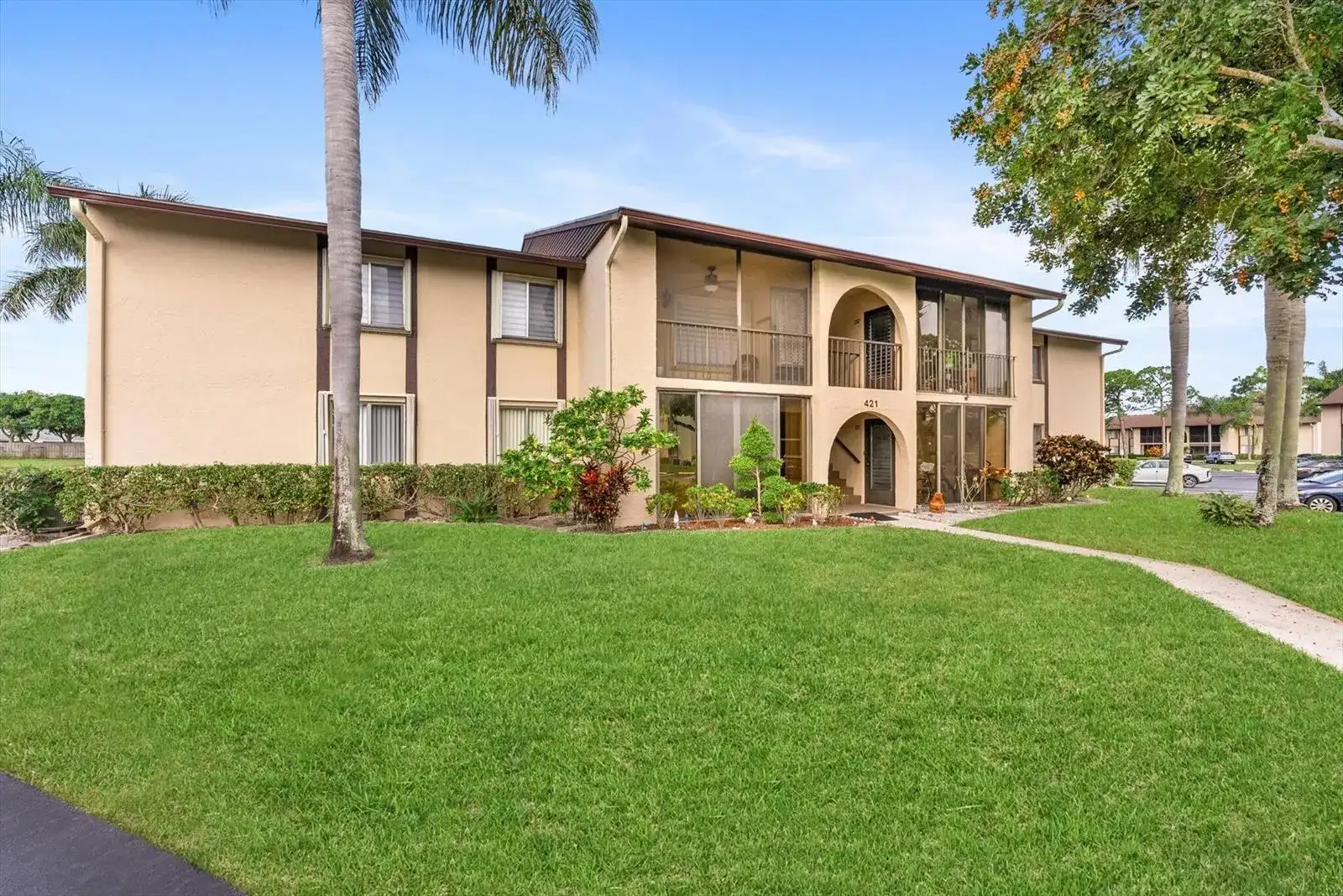 421 Pine Glen Lane # A2, FL 33463 photo 2