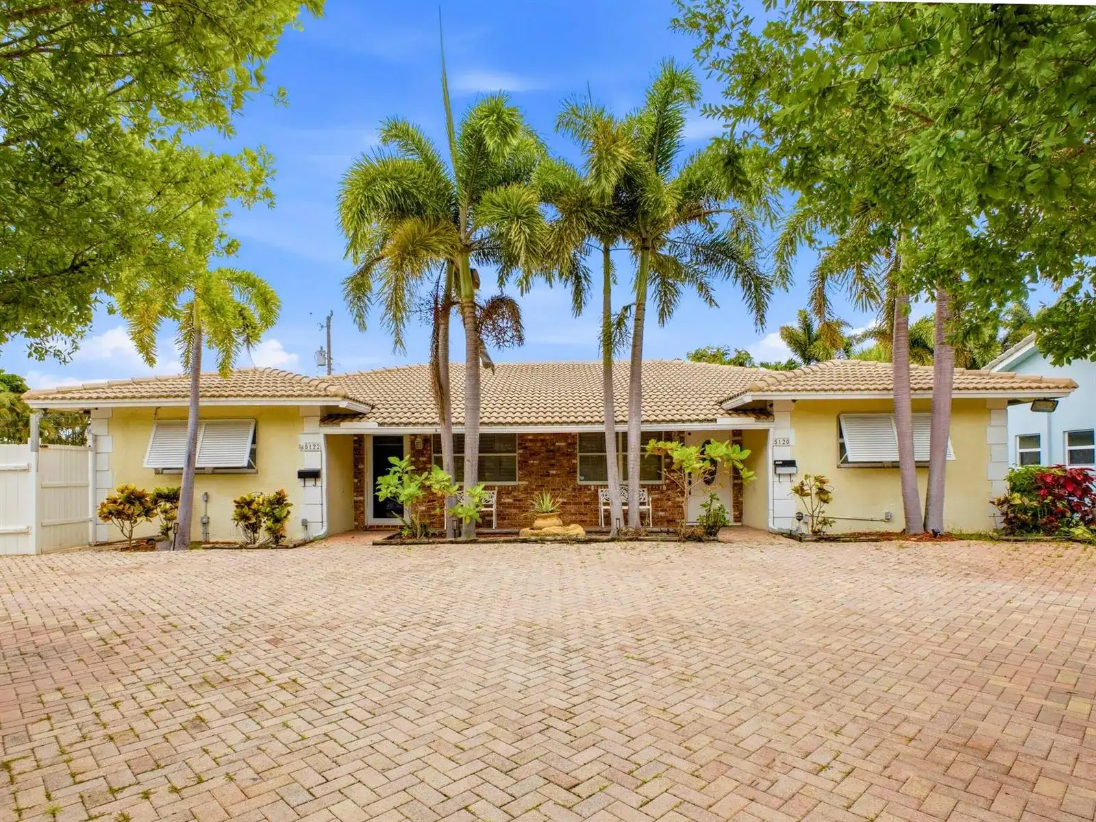 5120 NE 22nd Avenue, Lighthouse Point FL 33064