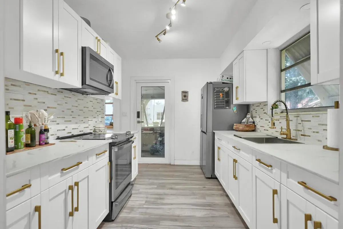 27 NE 18th Street, Homestead FL 33030