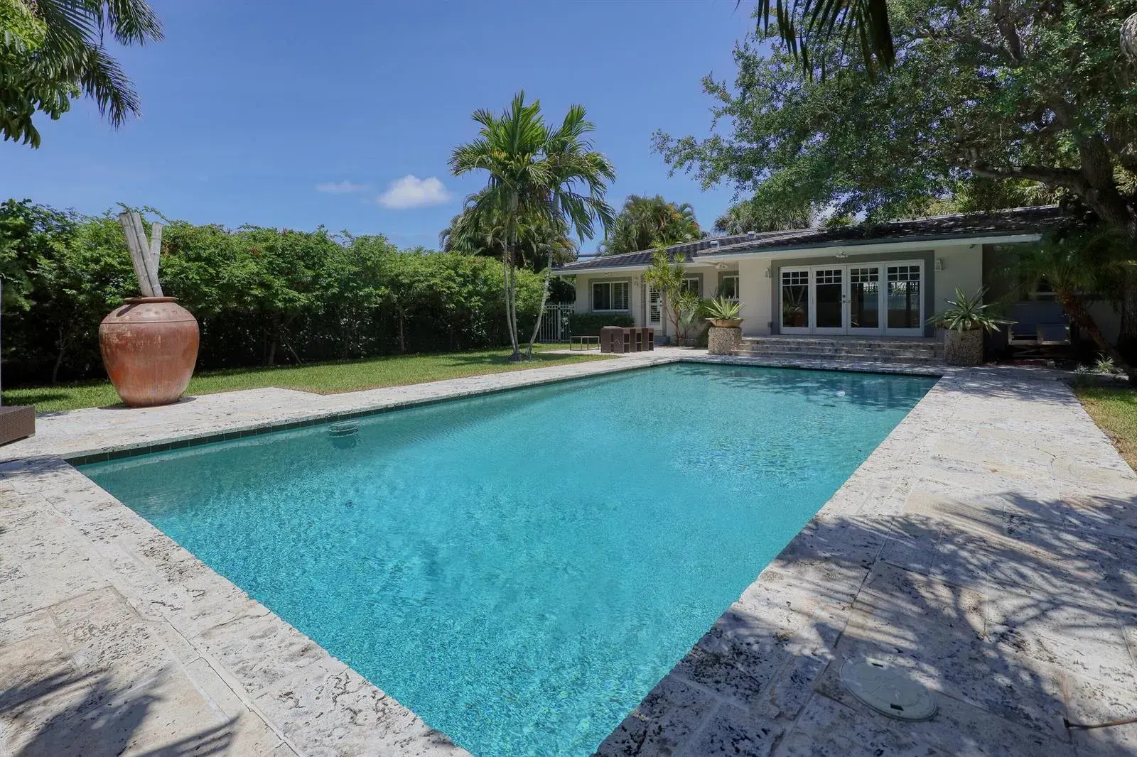 1635 Seabreeze Boulevard, Fort Lauderdale FL 33316