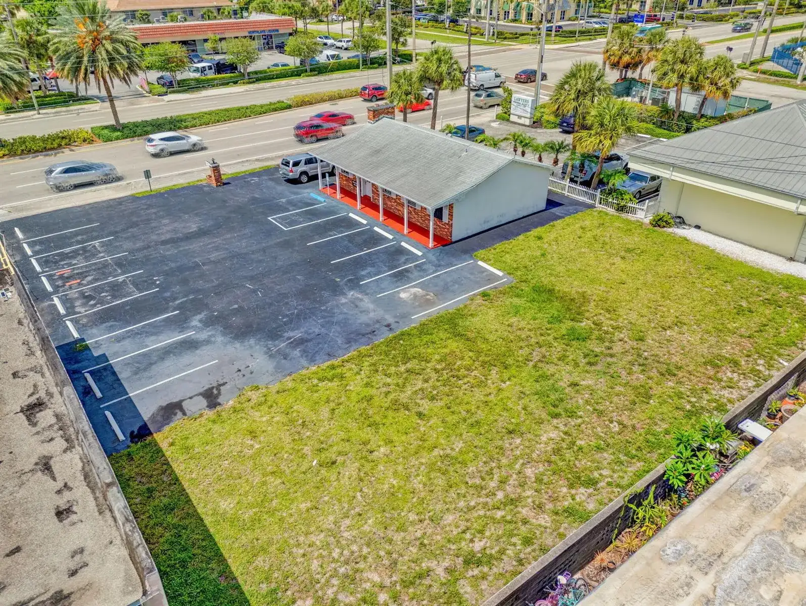 610 Northlake Boulevard, Lake Park FL 33408 photo 2