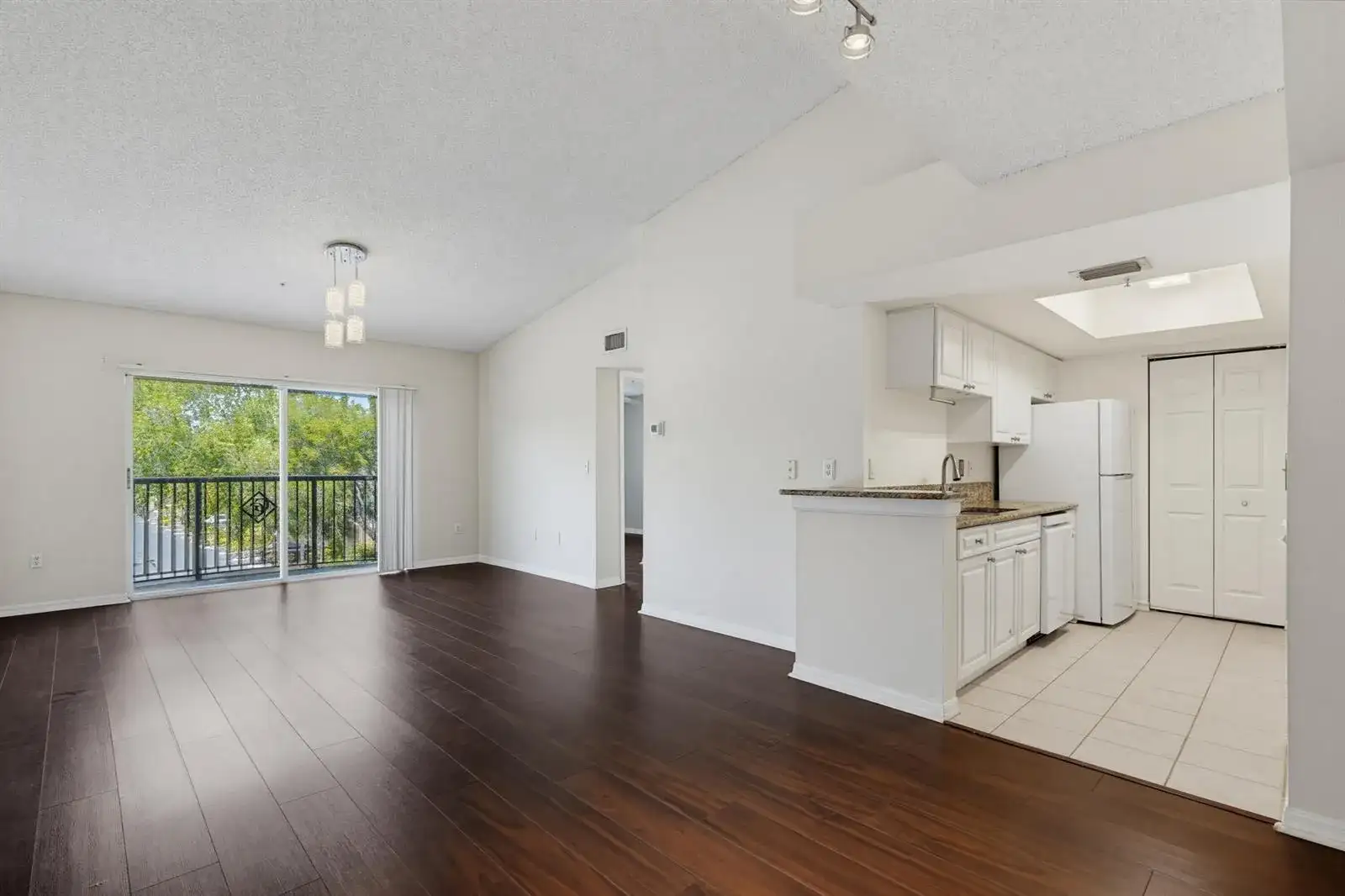 400 N Crestwood Ct Court N # 417, Royal Palm Beach FL 33411 photo 2