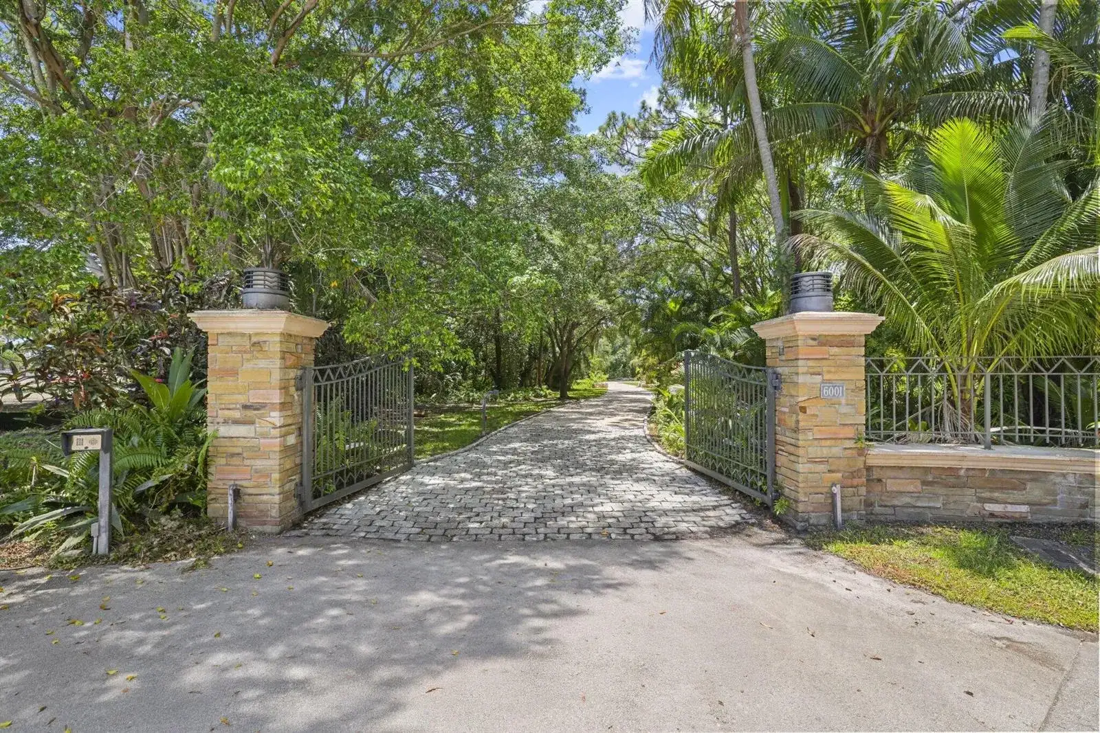 6001 Le Lac Road, Boca Raton FL 33496 photo 3
