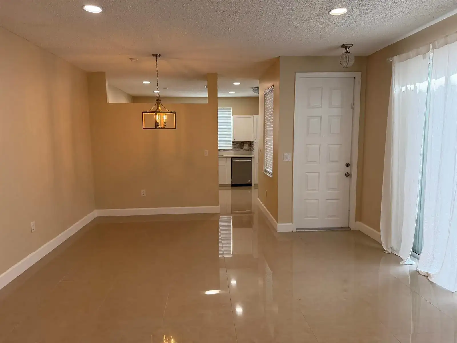 940 Doveplum Court, Hollywood FL 33019 photo 4