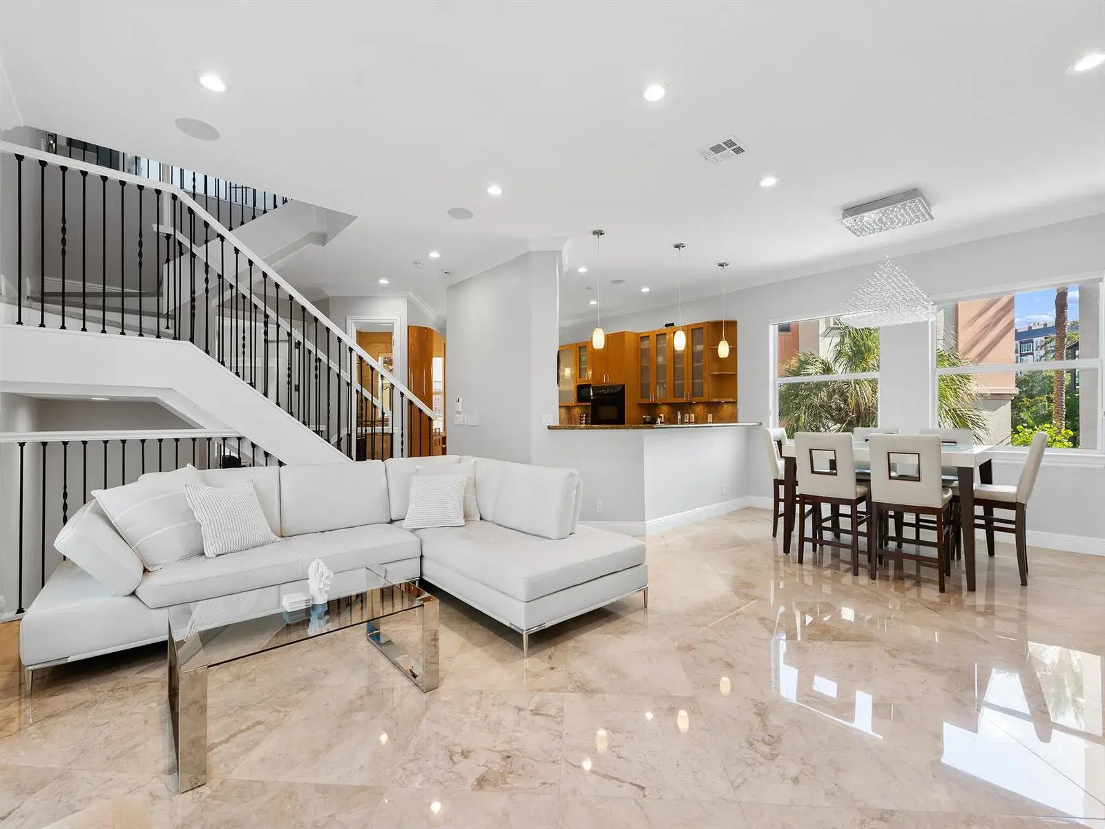 208 SE 10th Terrace, Fort Lauderdale FL 33301