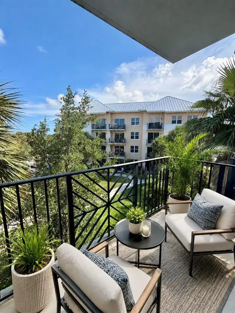 1590 Cameron Samuel Lane, West Palm Beach FL 33401 photo 2