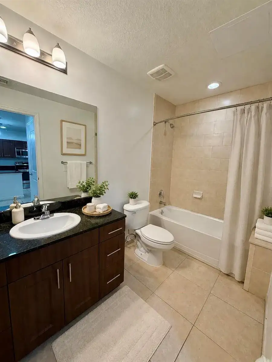 1590 Cameron Samuel Lane, West Palm Beach FL 33401 photo 5
