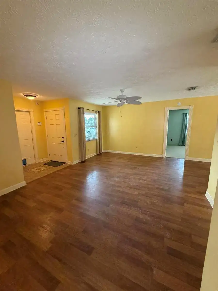 542 NW La Brea Avenue, Port St. Lucie FL 34983 photo 2