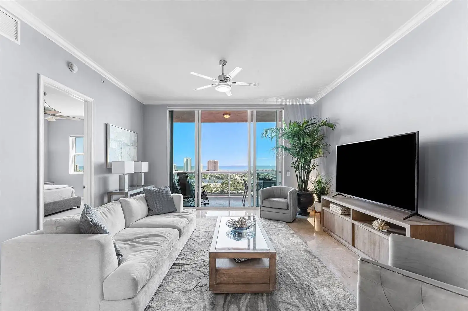 2640 Lake Shore Drive # 2215, Riviera Beach FL 33404