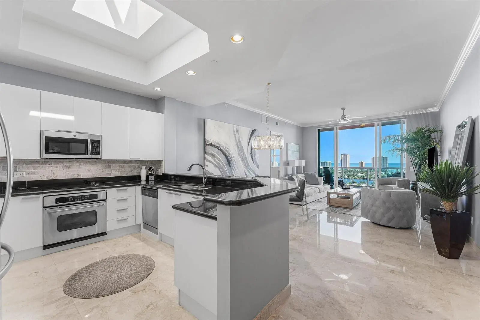 2640 Lake Shore Drive # 2215, Riviera Beach FL 33404