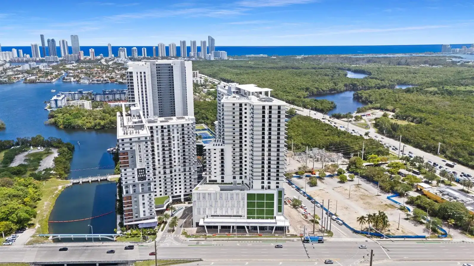 16375 Biscayne Boulevard, North Miami Beach FL 33160 photo 3