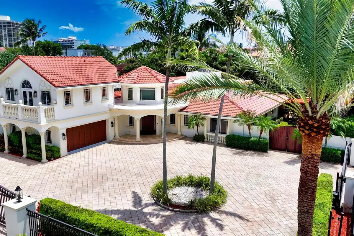 1098 Spanish River Road, Boca Raton FL 33432
