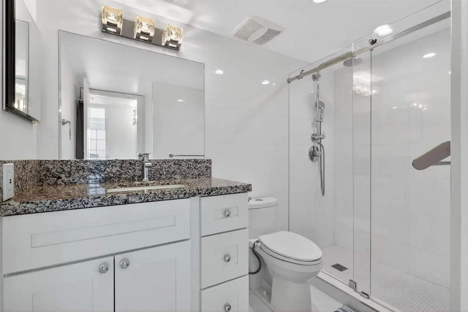 180 Yacht Club Way # 304, Hypoluxo FL 33462 photo 3